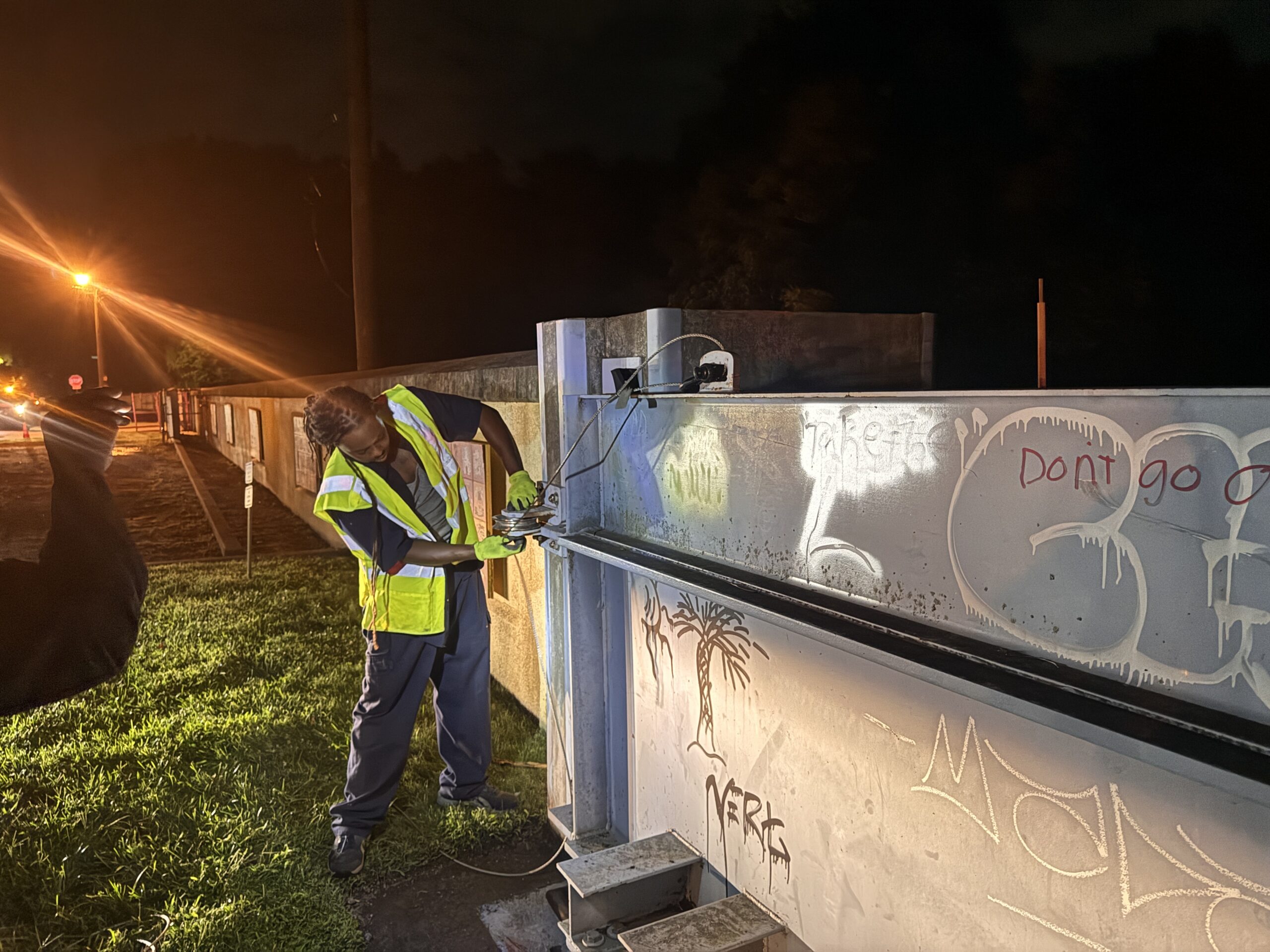Crews Are Closing, Or Have Closed, Floodgates In Various… – image 2